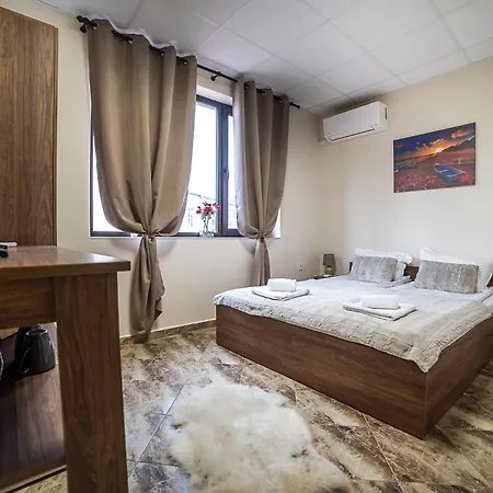 Guest house алекс Karlovo